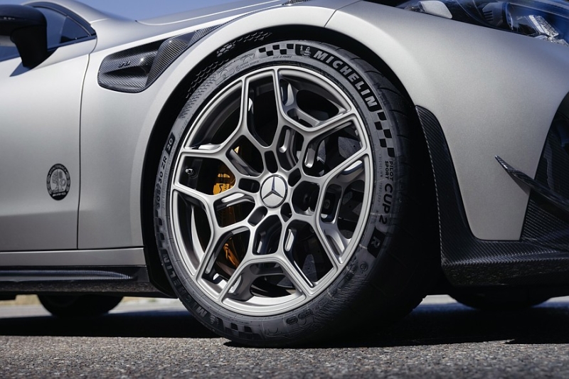 Mercedes-AMG CLE 646 Spezialanfertigung: облегчённый кузов, мощный V8 и задний привод