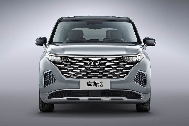 Минивэн Hyundai Custo получит новое «лицо» после рестайлинга
