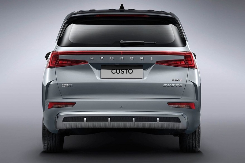 Минивэн Hyundai Custo получит новое «лицо» после рестайлинга