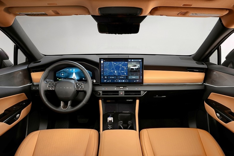 Обновлённый Lexus NX: упрощённый салон с парфюмом и настроенное на Нюрбургринге шасси