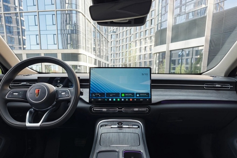 Обновлённый седан Hongqi H5 стартует в России: объявлена цена