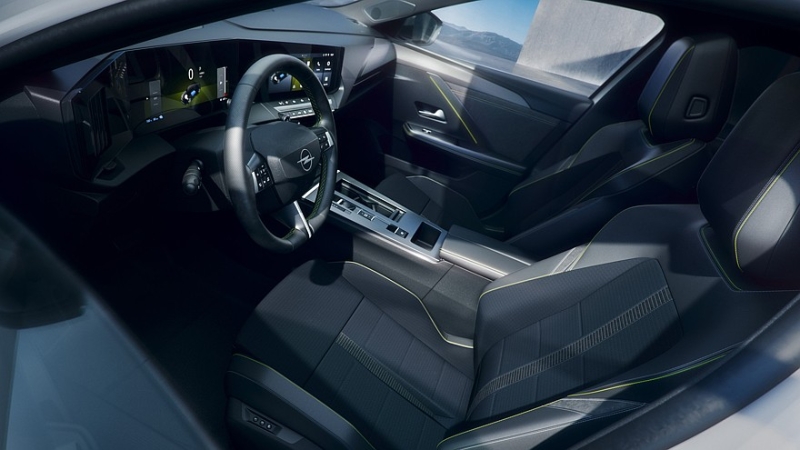 Opel показал Astra GSE Line: изменения в деталях и стандартная техника