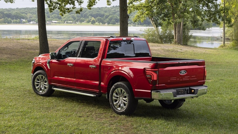 Посвежевший Ford F-150 получил другой базовый мотор и новую версию Carhartt
