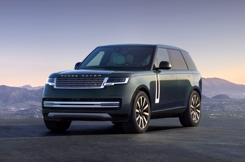 Range Rover Electric полностью рассекречен: средние характеристики за бешеные деньги