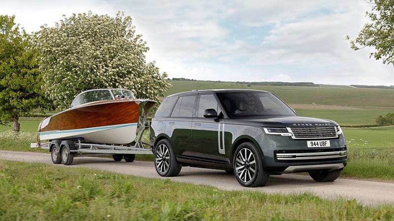 Range Rover Electric полностью рассекречен: средние характеристики за бешеные деньги