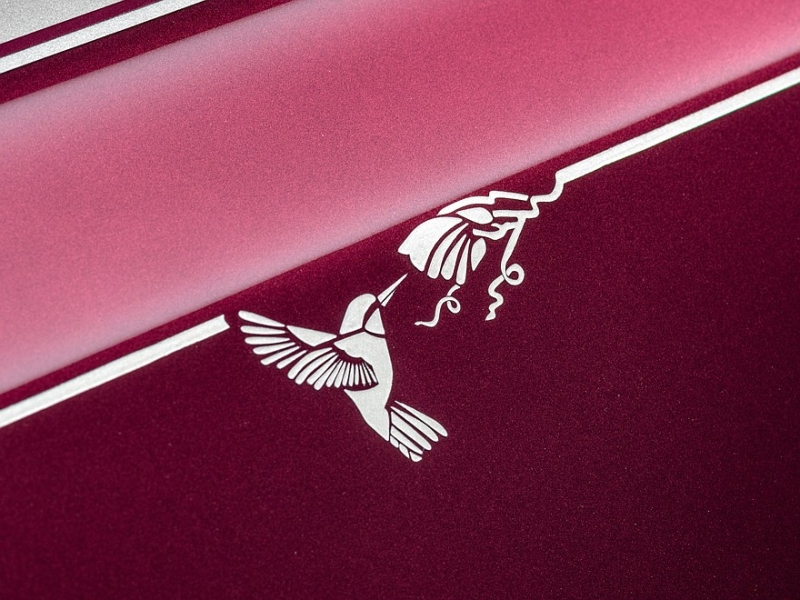 Rolls-Royce создал уникальный Phantom Hummingbird с инкрустацией из ракушек