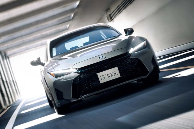 Седан Lexus IS обзавёлся новой спецверсией на домашнем рынке