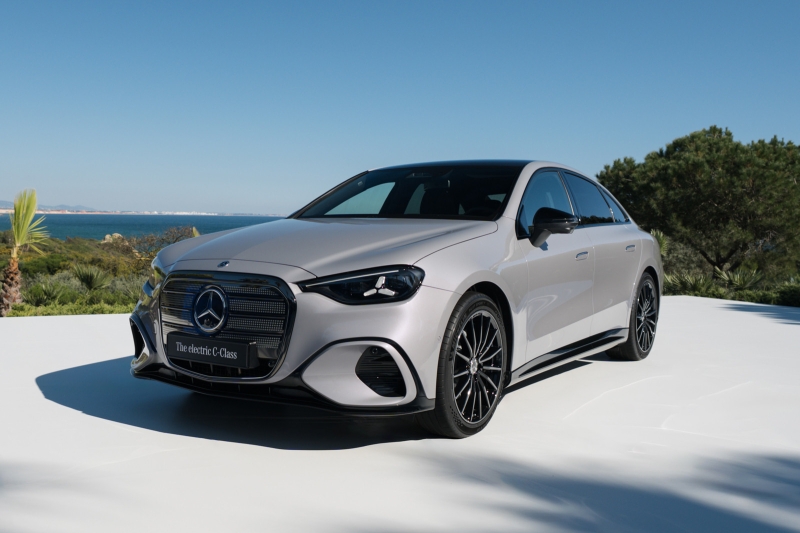 У Mercedes-Benz C-Class electric появилась версия попроще и подешевле