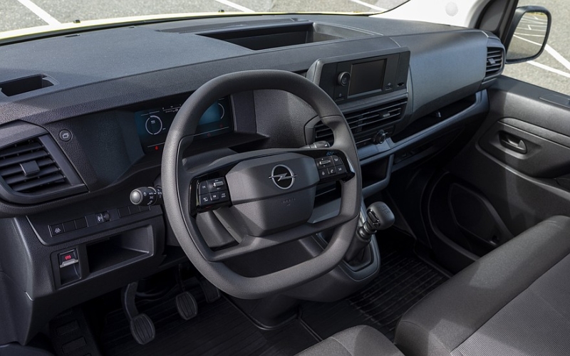 В моторную гамму Opel Vivaro Flatbed вошёл 150-сильный турбодизель