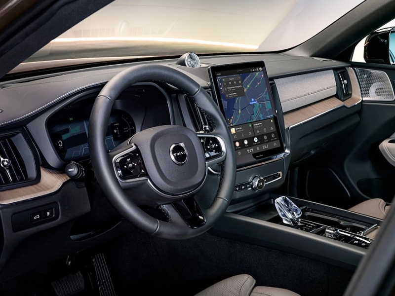 Volvo XC60: второй рестайлинг и большая батарея для гибрида. Такую же получил Volvo XC90