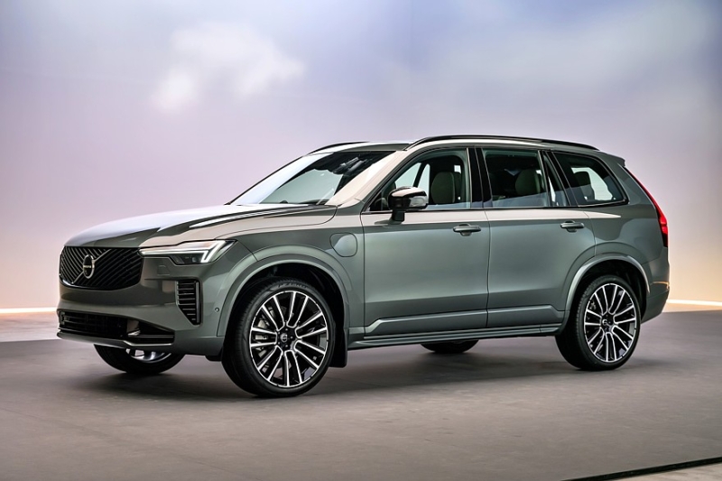 Volvo XC60: второй рестайлинг и большая батарея для гибрида. Такую же получил Volvo XC90