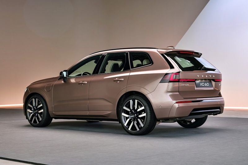 Volvo XC60: второй рестайлинг и большая батарея для гибрида. Такую же получил Volvo XC90