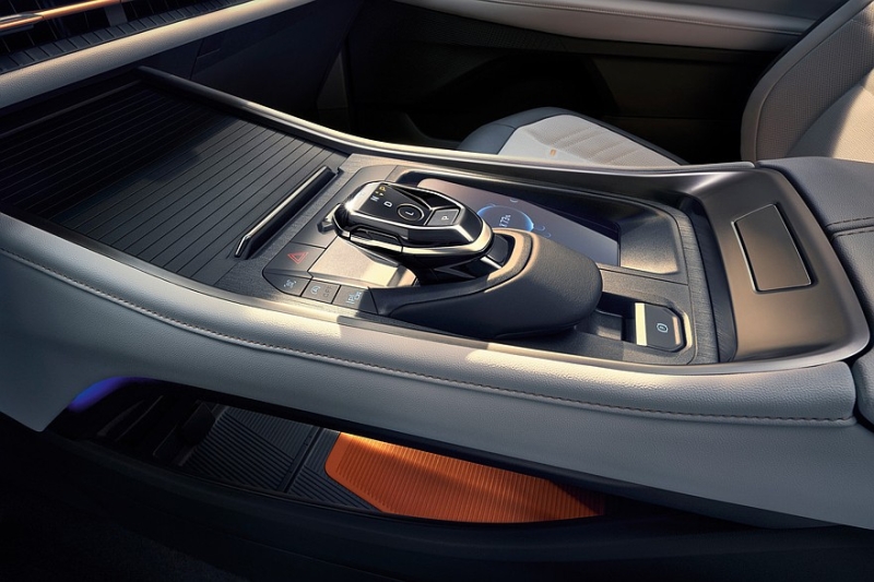 Обновлённый кроссовер Ford Edge L анонсирован официально, скоро премьера