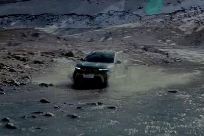 Альтернативный Renault Duster показался на свежих кадрах