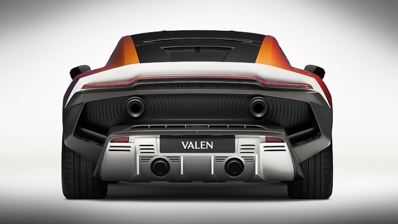 Aston Martin Valen оказался слегка мощнее и динамичнее &laquo;донорского&raquo; Vanquish