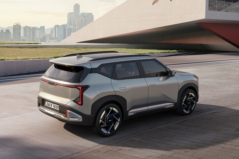 Кроссовер Kia Seltos нового поколения выходит на рынок: теперь версии побогаче