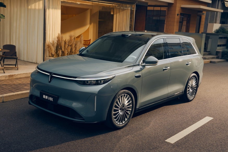 Кроссовер Wey V8X: меньше и дешевле флагмана Wey V9X, но лишь немного беднее