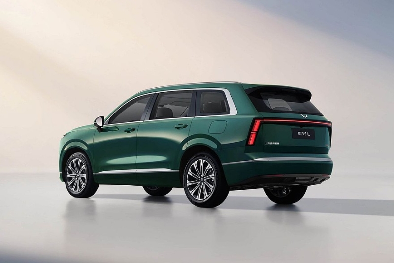 Кроссовер Wuling Starlight L от GM и SAIC: не особо богатый, зато с привлекательными ценами