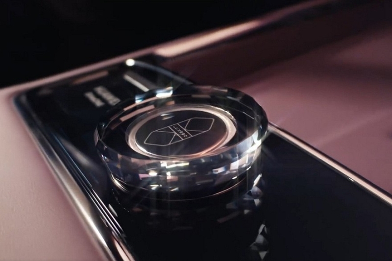 Минивэн Luxeed V9 от Chery и Huawei показал роскошный интерьер