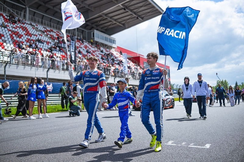 На трассе Moscow Raceway состоялось открытие нового сезона Российской серии кольцевых гонок