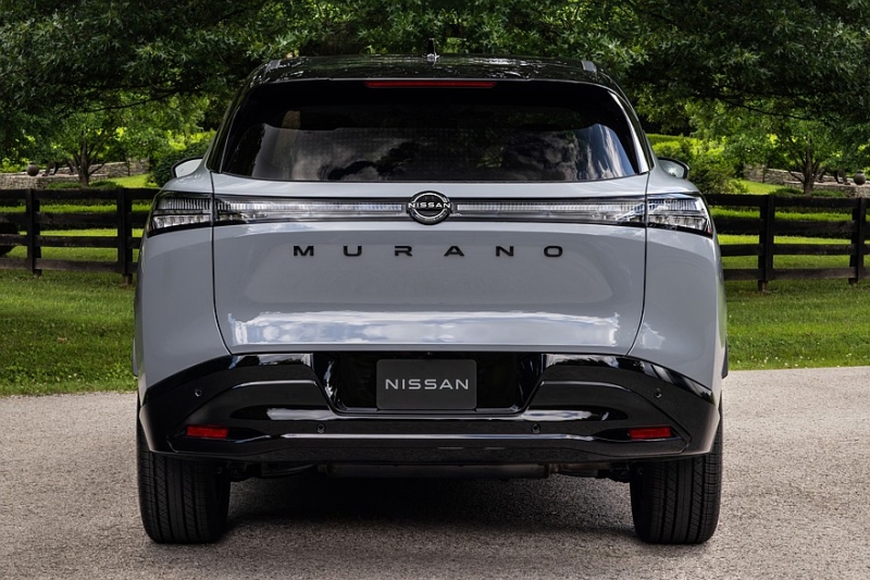 Nissan Murano лишился базовой версии и ощутимо подорожал