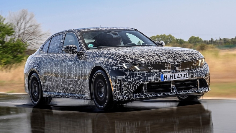Новая бензиновая &laquo;трёшка&raquo; BMW готовится к премьере: дрифт-режим и дизайн в стиле i3