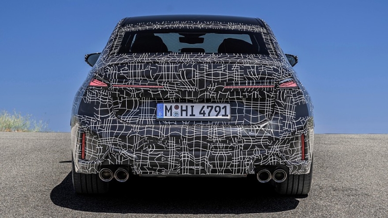 Новая бензиновая &laquo;трёшка&raquo; BMW готовится к премьере: дрифт-режим и дизайн в стиле i3