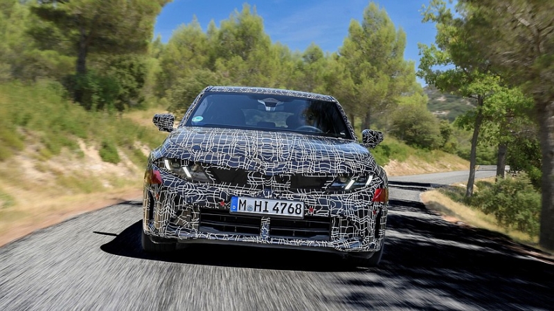 Новая бензиновая &laquo;трёшка&raquo; BMW готовится к премьере: дрифт-режим и дизайн в стиле i3