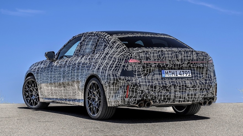 Новая бензиновая &laquo;трёшка&raquo; BMW готовится к премьере: дрифт-режим и дизайн в стиле i3