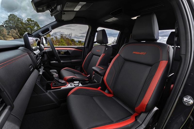 Новый пикап Nissan Navara на базе Mitsubishi L200: топовый дизель и только полный привод