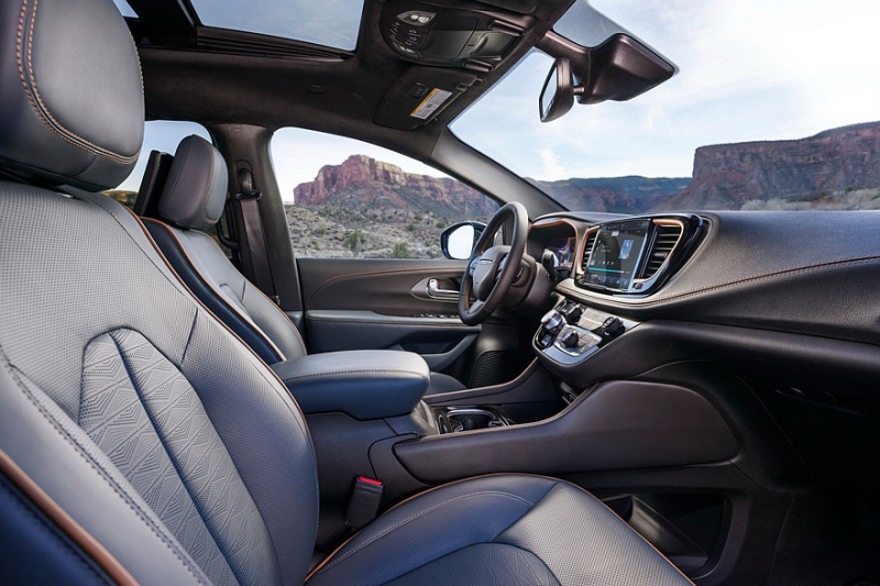 Обновлённый минивэн Chrysler Pacifica предложен с прежним мотором V6