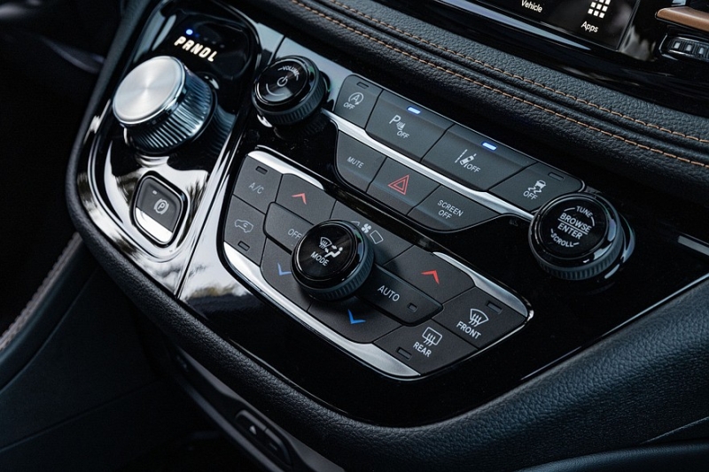 Обновлённый минивэн Chrysler Pacifica предложен с прежним мотором V6