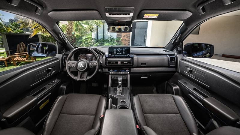 Обновлённый Mitsubishi L200: первые изображения