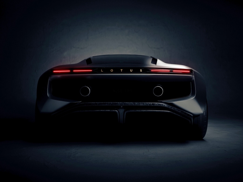 Подробности о преемнике Lotus Esprit: двигатели V6 и V8, масса 1,5 т и водитель по центру