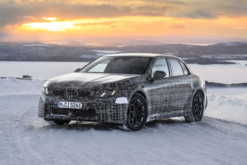 Пополнение в семействе: баварцы раскрыли дату премьеры нового BMW i3