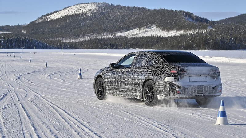 Пополнение в семействе: баварцы раскрыли дату премьеры нового BMW i3