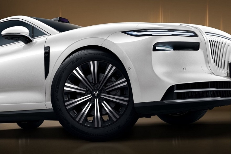 Роскошный полноприводный седан Voyah Passion L: продажи начались