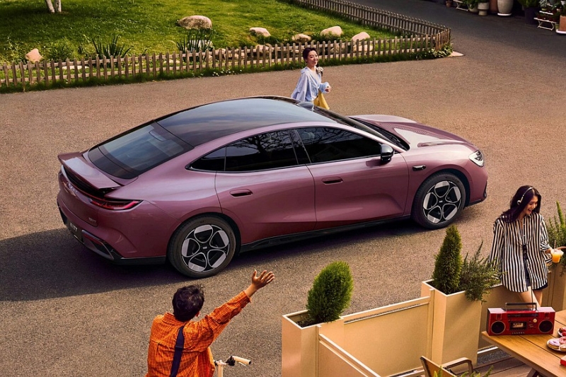 Седан Geely Galaxy TT: в продажу поступили «простые» версии