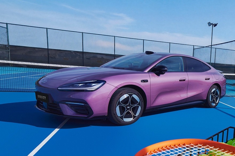 Седан Geely Galaxy TT: в продажу поступили «простые» версии