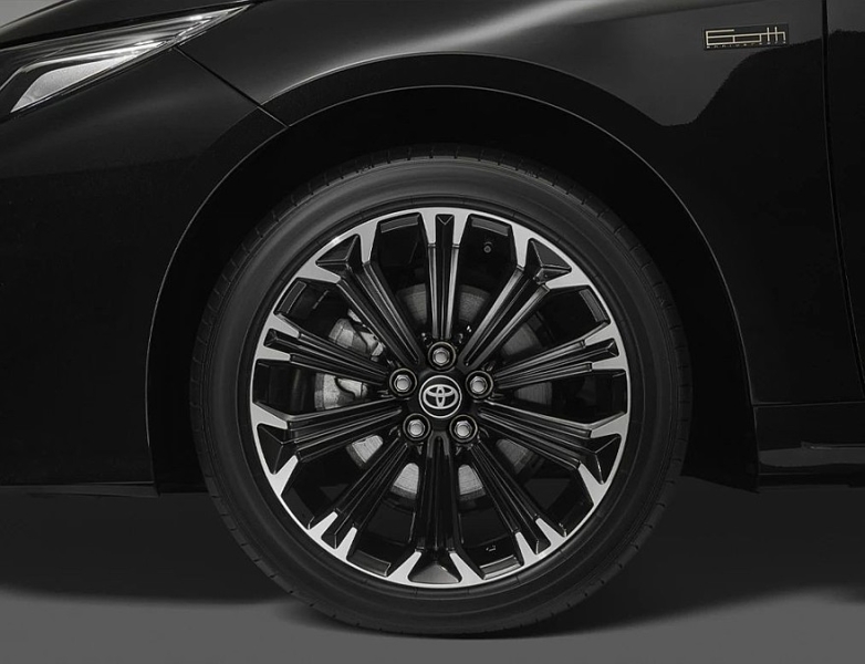 У автомобилей семейства Toyota Corolla появились юбилейные спецверсии