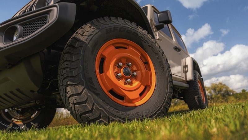У внедорожника Wrangler появилась спецверсия с отсылкой на первый гражданский Jeep