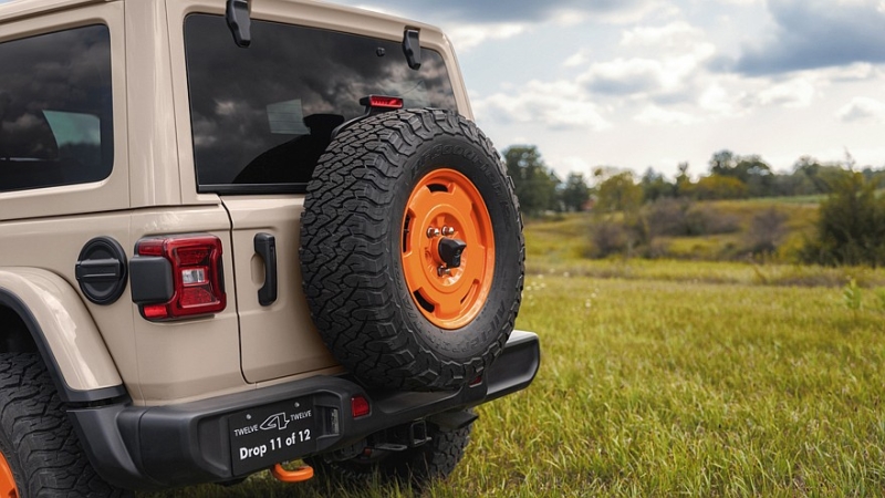 У внедорожника Wrangler появилась спецверсия с отсылкой на первый гражданский Jeep