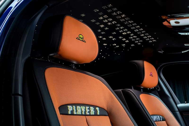 Впал в детство: Rolls-Royce Ghost получил пиксельный декор в стиле винтажных видеоигр