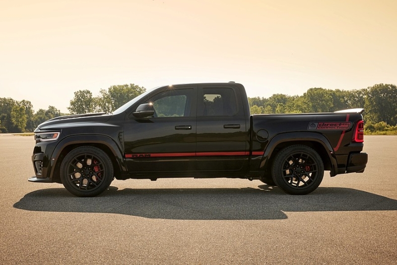 Заводской тюнинг для Ram 1500 Rumble Bee: большие &laquo;мясорубки&raquo;, подвеска, выхлоп, декор